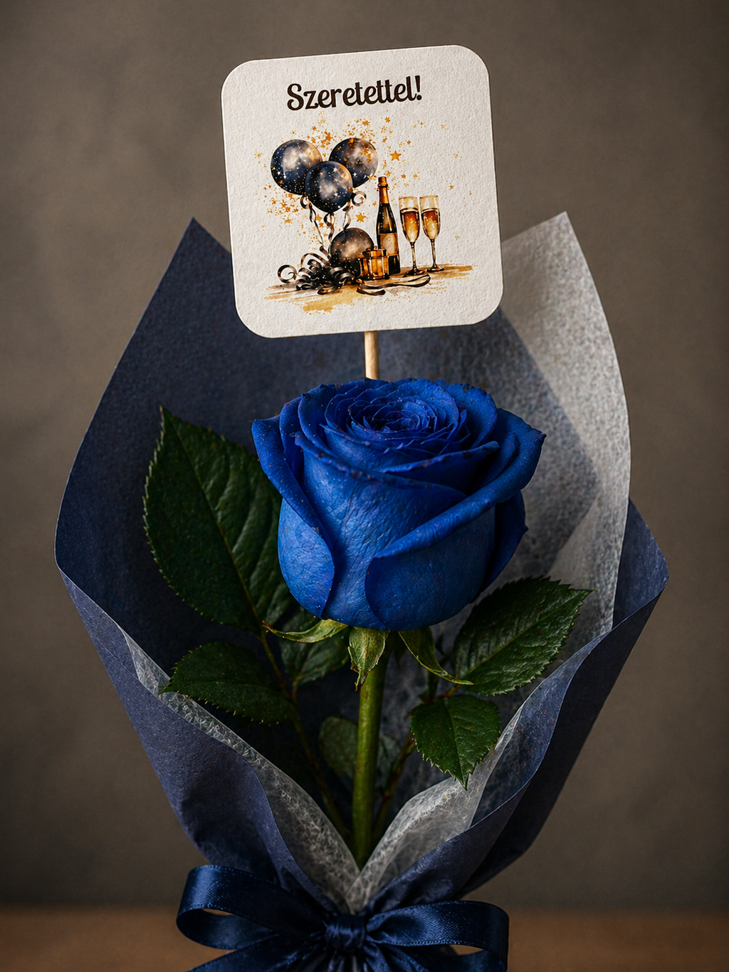 Drevená tabuľka „Szeretettel!“ – 6×7 cm | na dotvorenie