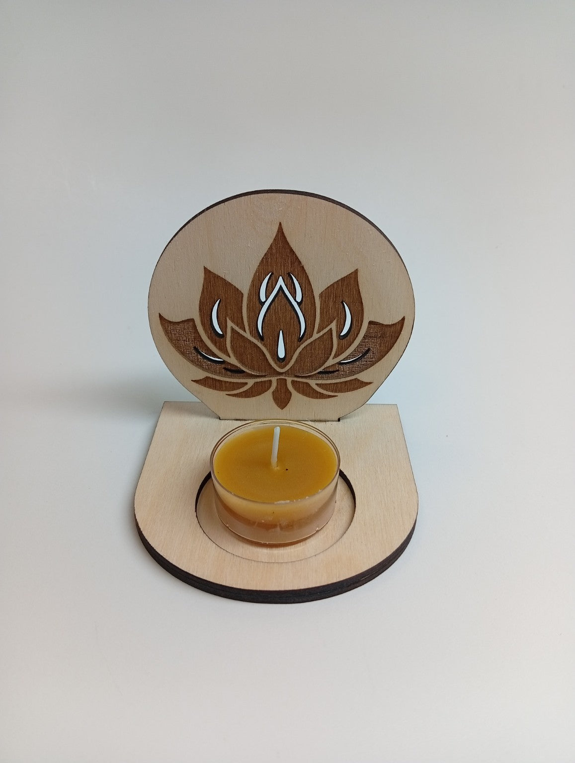 Wooden candlestick with base - lotus flower