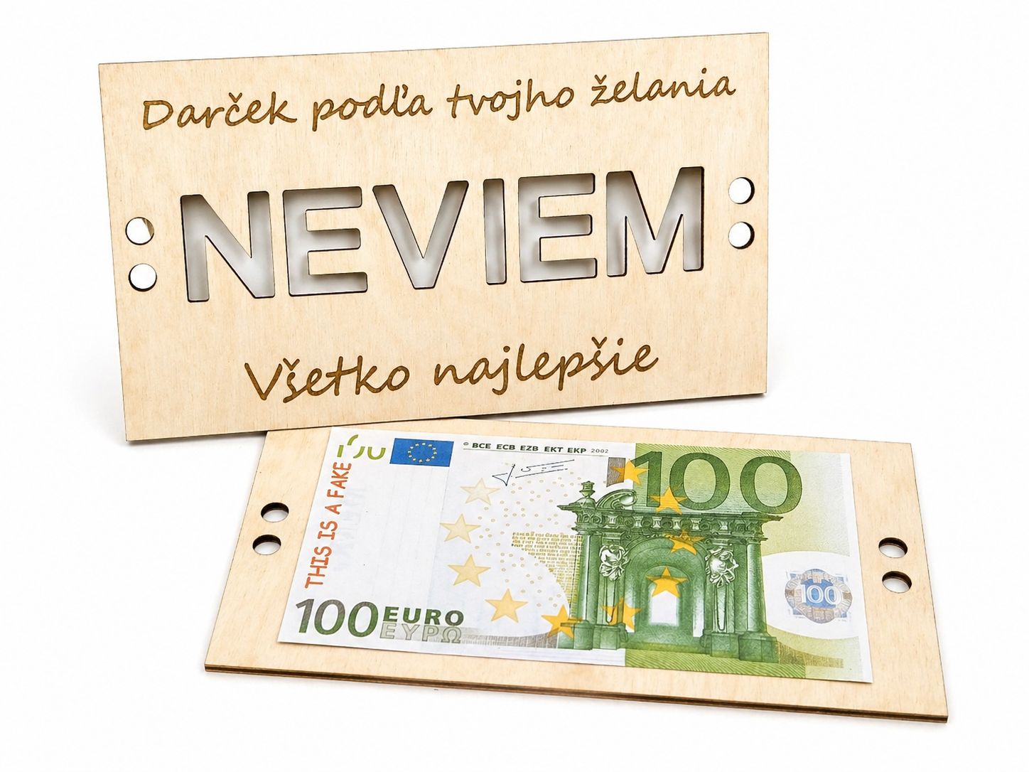 Drevený darček na peniaze „NEVIEM“ s vlastným textom – gravírovaný z brezovej preglejky